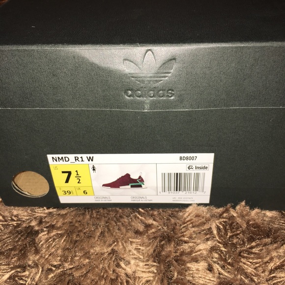 Women’s ADIDAS NMD R1 Shoes - Picture 8 of 8